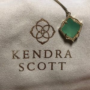 Kendra Scott Kacey green adjustable pendant gold